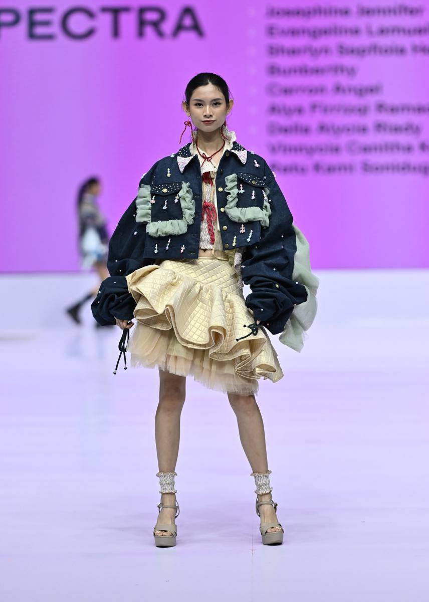 koleksi etnik modern dari LaSalle College (Doc. LaSalle College)